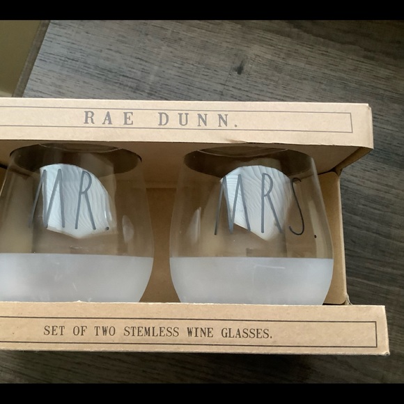Rae Dunn Set of 2 Wine Glasses Mr/Mrs